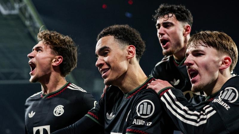 杭州莲花球场很漂亮 可惜国足没有哪吒 提前练了这么久 还是练个寂寞